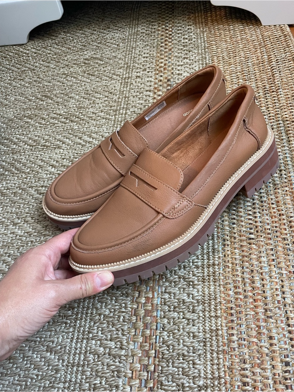 TOMS Tan Cara Loafers - Women's - Picture 7 of 10